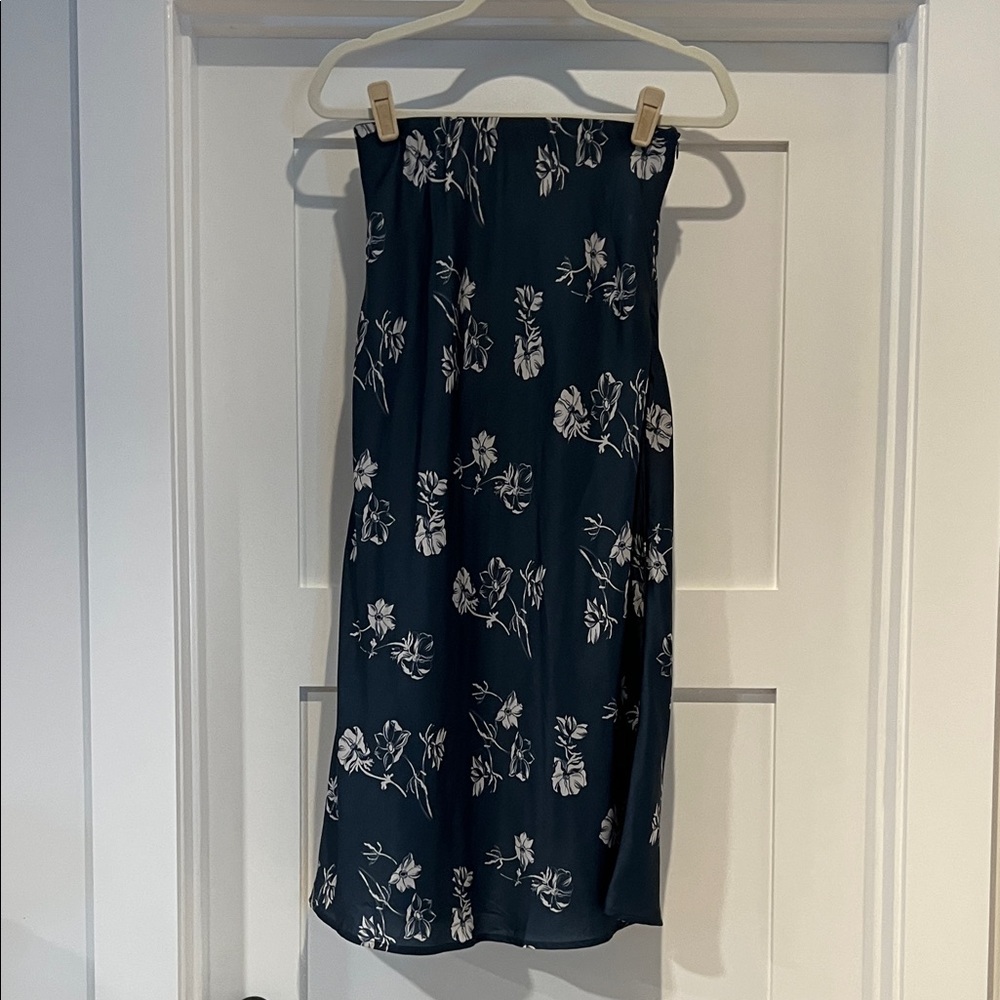 Urban Outfitters Navy and White Floral Midi Skirt